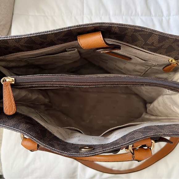 Michael Kors MK Signature PVC Hamilton Large Satchel Tote - Picture 9 of 15